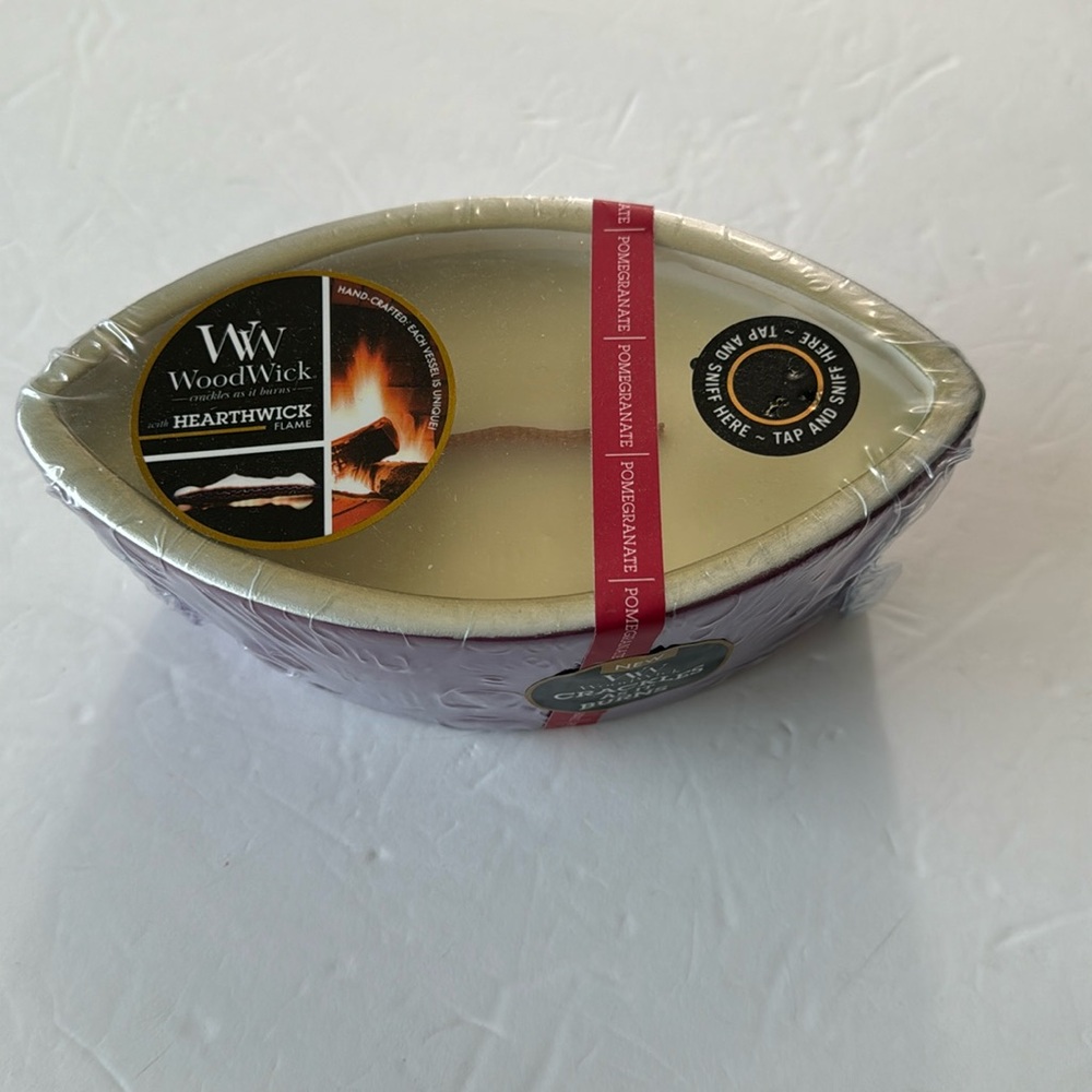 WoodWick Ellips Crackles w HEARTHWICK flame Candle Pomegranate 15oz